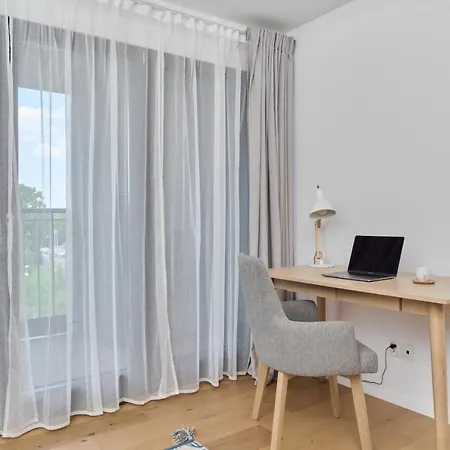 Walonska 16 Family By Renters Prestige *